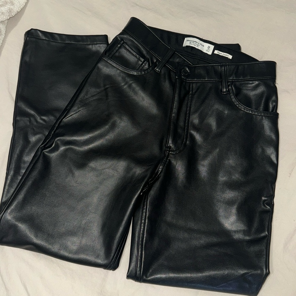 Abercrombie & Fitch Vegan Leather 90s Straight Pant
